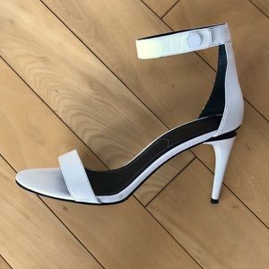White high heels sandal from Kendall +Kylie